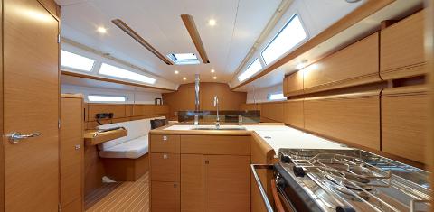 Book yachts online - sailboat - Sun odyssey 379 - Salsa (GPS in cockpit, bowthruster, solar panels) - rent