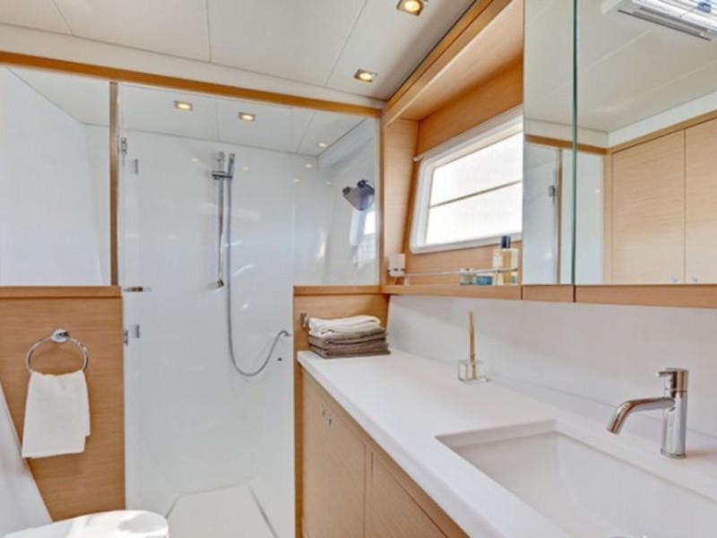 Book yachts online - catamaran - Lagoon 450F - SoulMate - rent