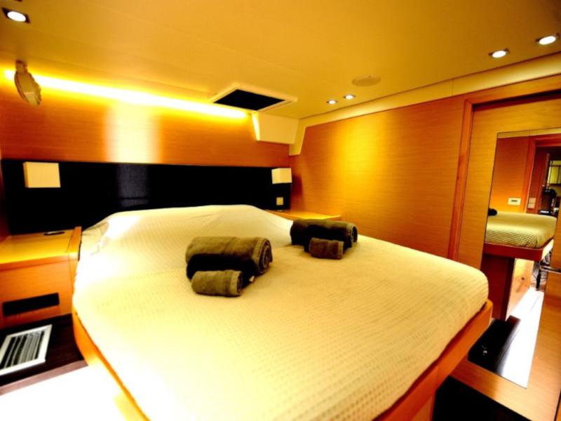 Book yachts online - catamaran - Lagoon 560 - Daddy's Hobby - rent