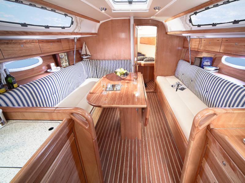 Book yachts online - sailboat - Bavaria 34 Cruiser - Eos - rent
