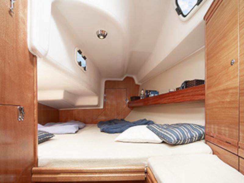 Book yachts online - sailboat - Bavaria 34 Cruiser - Eos - rent