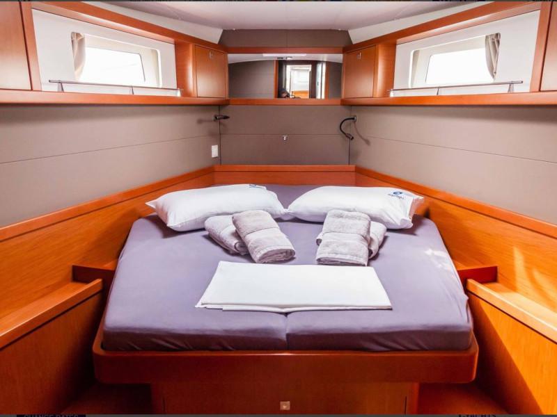 Book yachts online - sailboat - Beneteau Sense 50 - Free Bird - rent