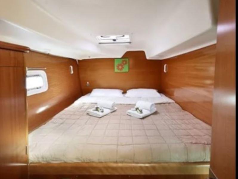 Book yachts online - catamaran - Lagoon 380 - Achilleas - rent