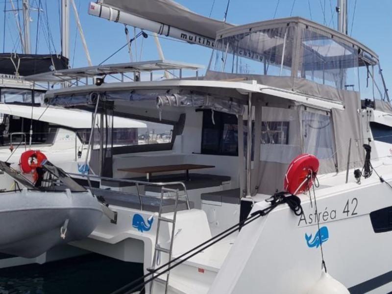 Book yachts online - catamaran - Astréa 42 - Wild Baleine - rent