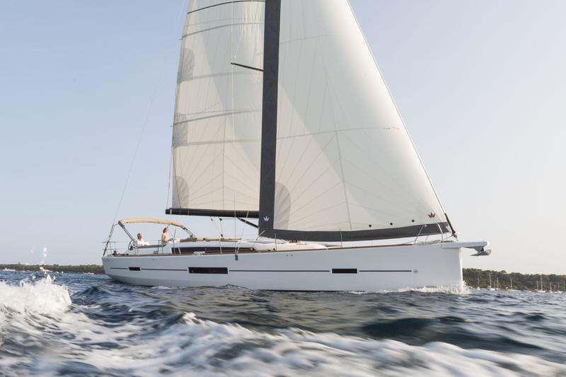 Book yachts online - sailboat - Dufour 520 Grand Large - Euribia - rent