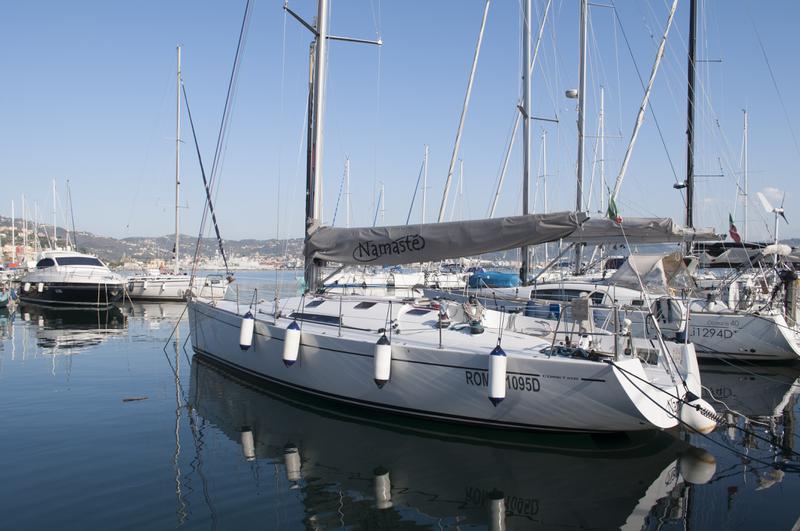 Book yachts online - sailboat - Comet 41s - Namaste - rent