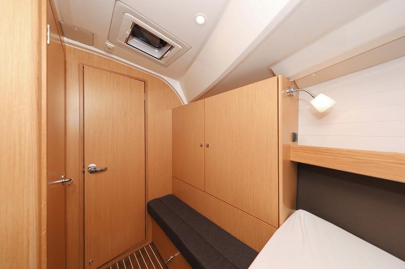 Book yachts online - sailboat - Bavaria Cruiser 41 - Hemonaty - rent