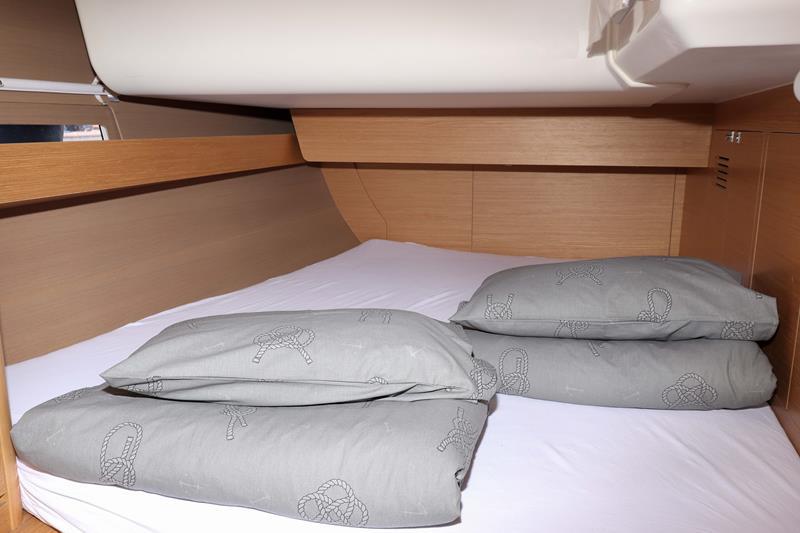 Book yachts online - sailboat - Dufour 460 Grand Large - Eva   - rent