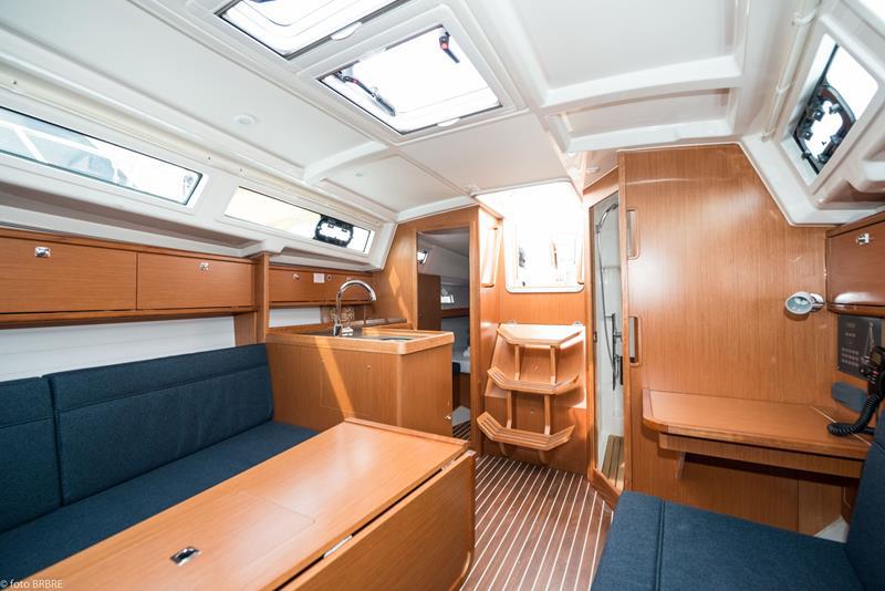 Book yachts online - sailboat - Bavaria Cruiser 34 - Lia  - rent