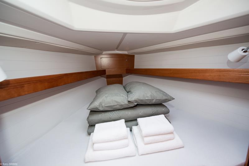 Book yachts online - sailboat - Bavaria Cruiser 34 - Lia  - rent