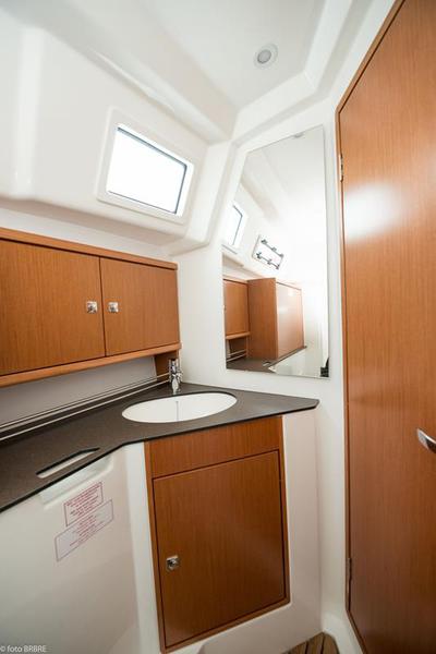 Book yachts online - sailboat - Bavaria Cruiser 34 - Lia  - rent