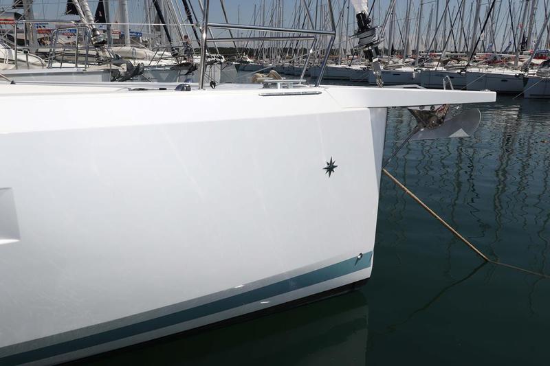 Book yachts online - sailboat - Sun Odyssey 440 - 3 cabin, 2 heads - Ella Victoria - rent