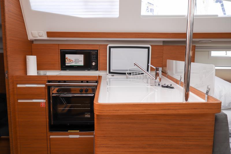 Book yachts online - sailboat - Elan 40 Impression - Black Jack - rent