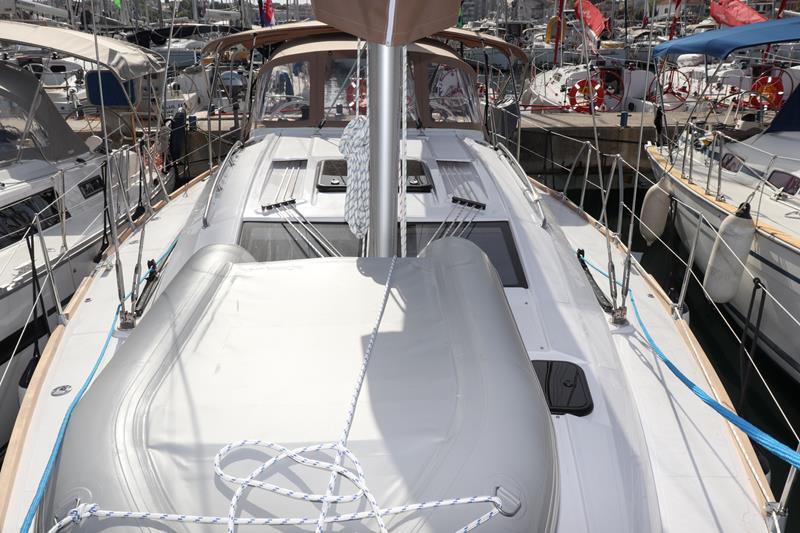 Book yachts online - sailboat - Elan 40 Impression - Black Jack - rent