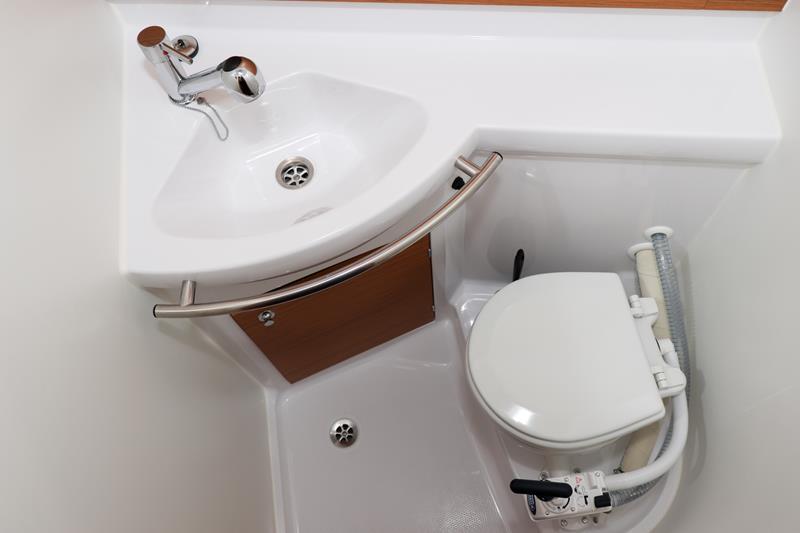 Book yachts online - sailboat - Elan 40 Impression - Black Jack - rent