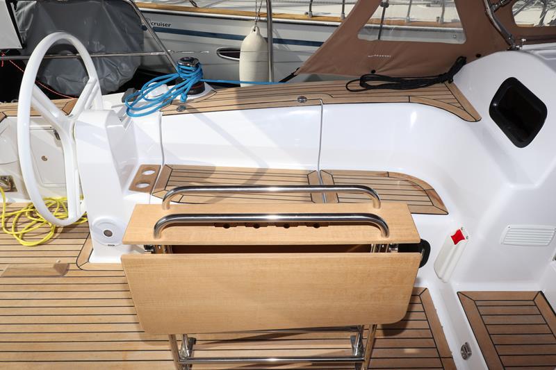 Book yachts online - sailboat - Elan 40 Impression - Black Jack - rent
