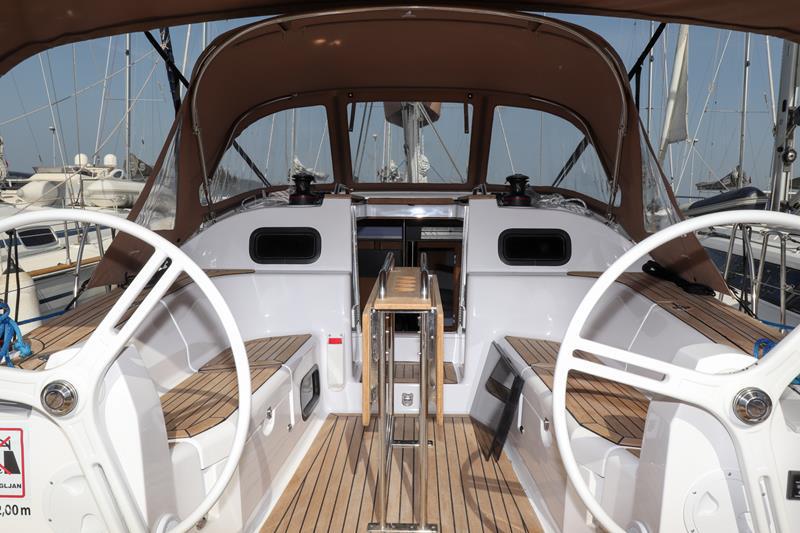 Book yachts online - sailboat - Elan 40 Impression - Black Jack - rent