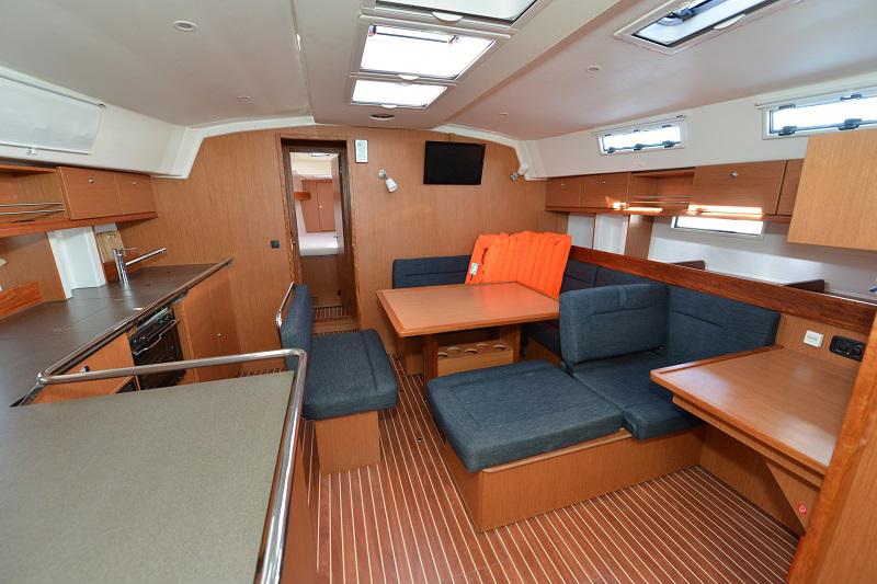 Book yachts online - sailboat - Bavaria 45 Cruiser - Enya - rent
