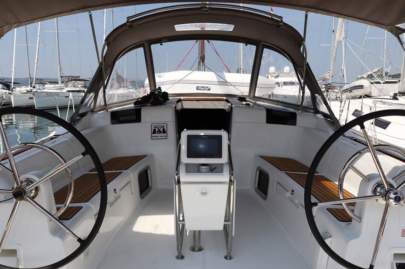 Book yachts online - sailboat - Sun Odyssey 449 - Nina - rent