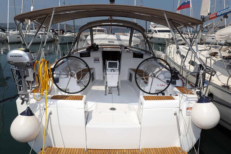 Book yachts online - sailboat - Sun Odyssey 449 - Nina - rent