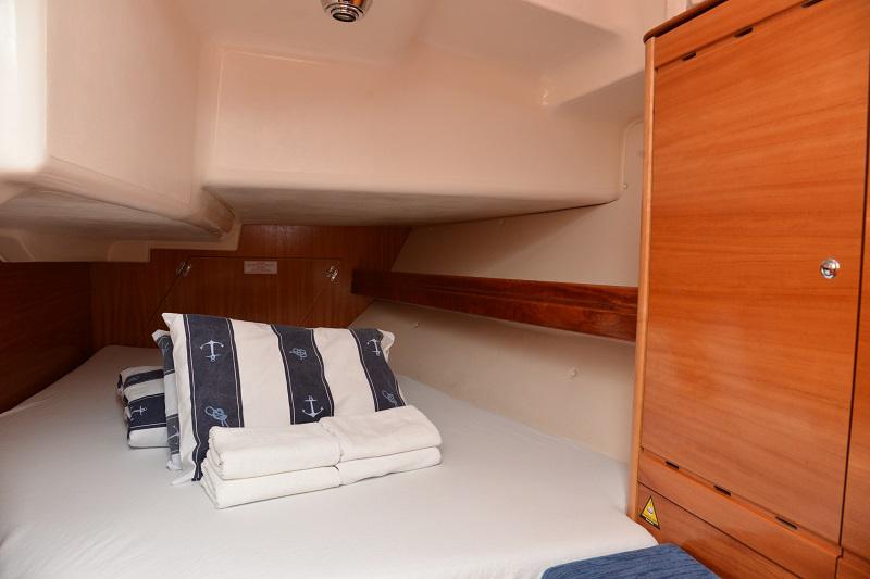 Book yachts online - sailboat - Bavaria 37 Cruiser - Morski zekan   - rent