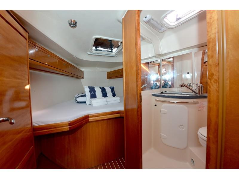 Book yachts online - sailboat - Bavaria 37 Cruiser - Morski zekan   - rent