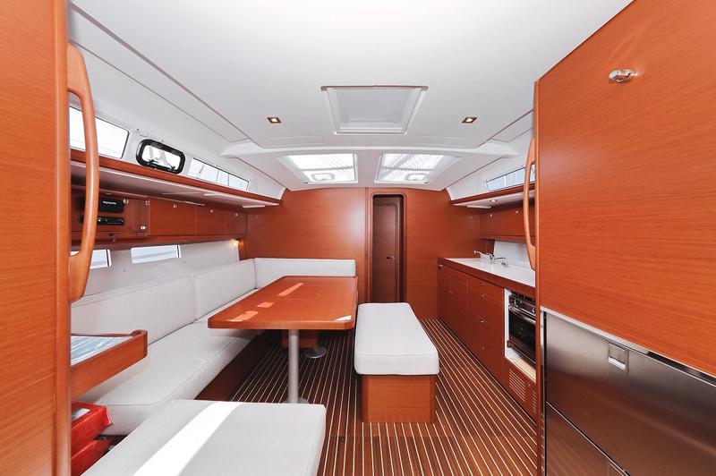 Book yachts online - sailboat - Dufour 460 Grand Large - 5 cabins - SunnyLife - rent