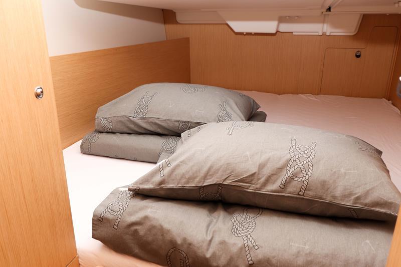 Book yachts online - sailboat - Oceanis 35.1 - Aquarius  - rent