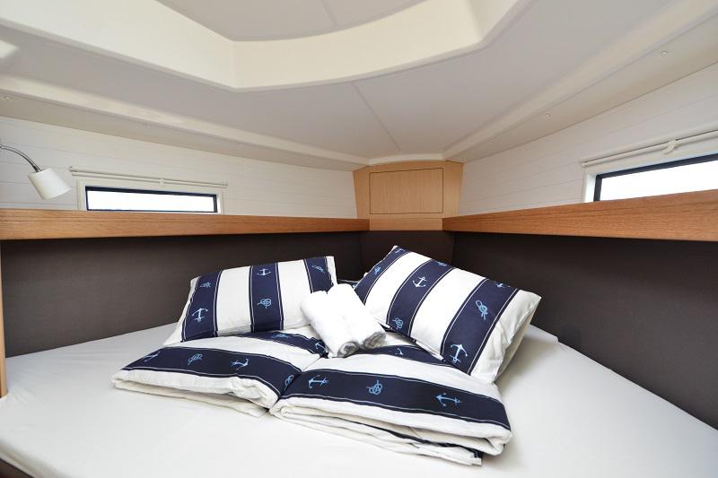 Book yachts online - sailboat - Bavaria Cruiser 37 - Prima - rent