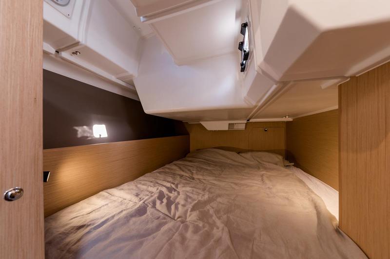 Book yachts online - sailboat - Oceanis 38.1 - Reya - rent