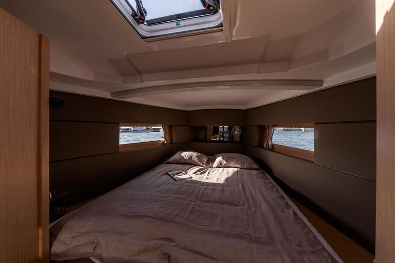 Book yachts online - sailboat - Oceanis 38.1 - Reya - rent