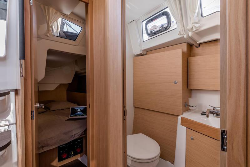 Book yachts online - sailboat - Oceanis 38.1 - Reya - rent