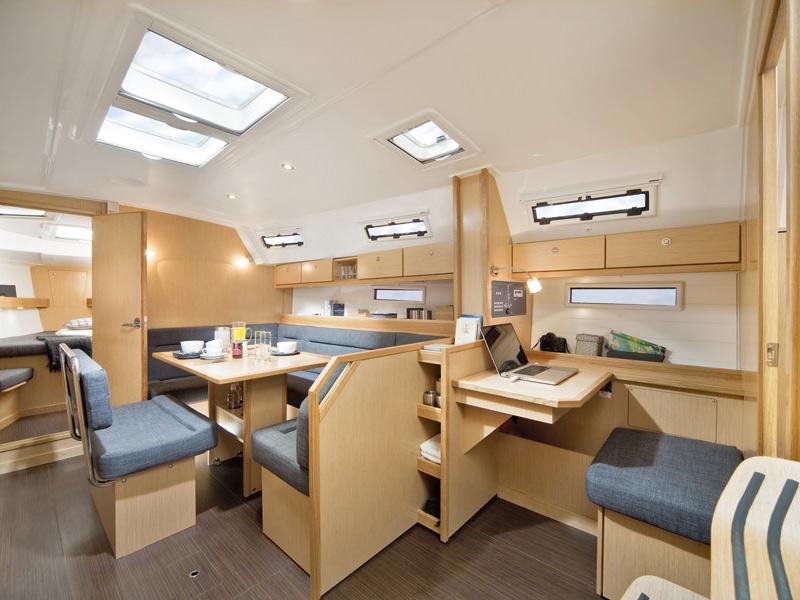 Book yachts online - sailboat - Bavaria Cruiser 40 - Joy   - rent