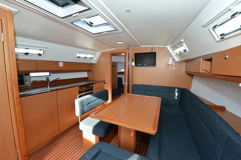 Book yachts online - sailboat - Bavaria Cruiser 40 - Joy   - rent