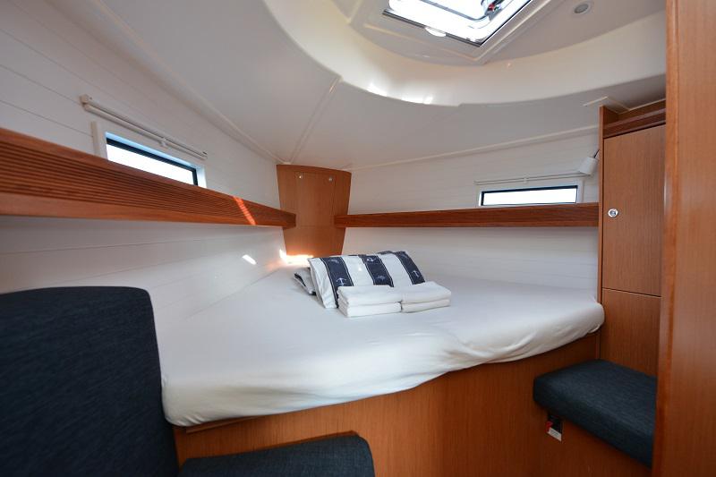Book yachts online - sailboat - Bavaria Cruiser 40 - Joy   - rent