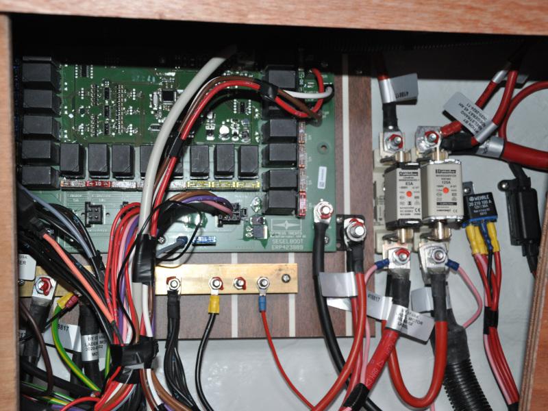 Book yachts online - sailboat - Bavaria Cruiser 37 - Polo - with bowthruster - rent