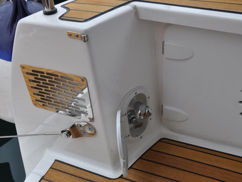 Book yachts online - sailboat - Bavaria Cruiser 37 - Polo - with bowthruster - rent