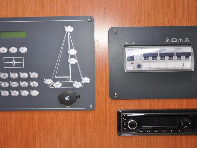 Book yachts online - sailboat - Bavaria Cruiser 37 - Polo - with bowthruster - rent