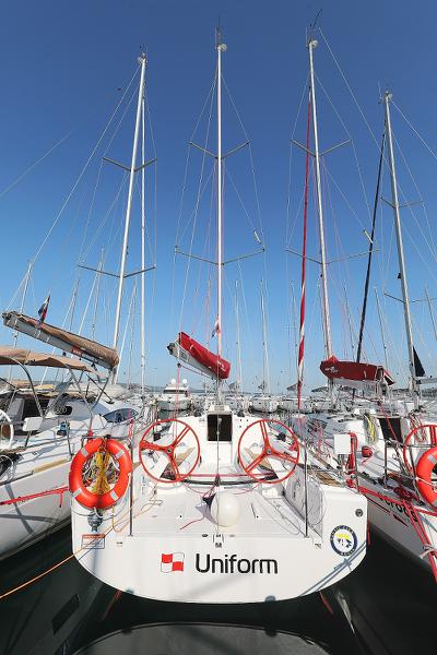 Book yachts online - sailboat - Elan 350 - Uniform - rent
