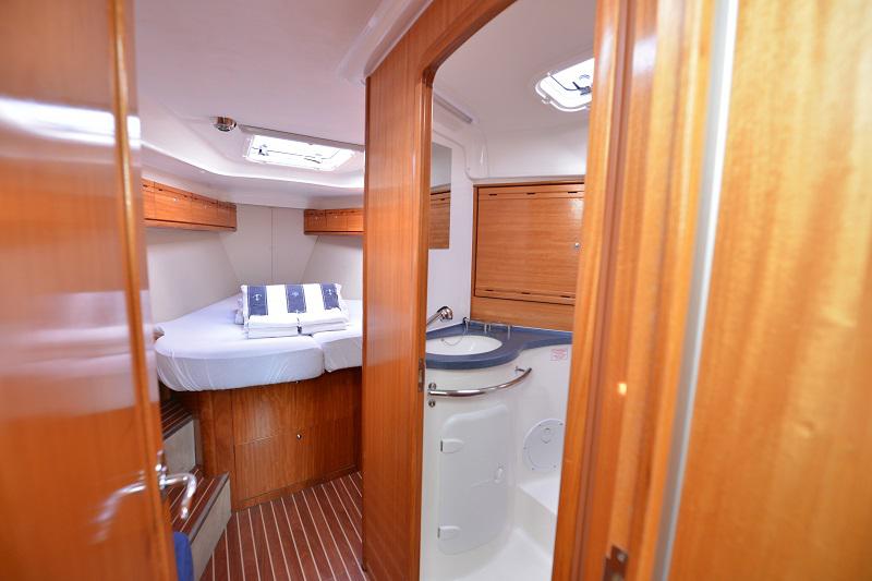 Book yachts online - sailboat - Bavaria 40 Cruiser - Fenix   - rent