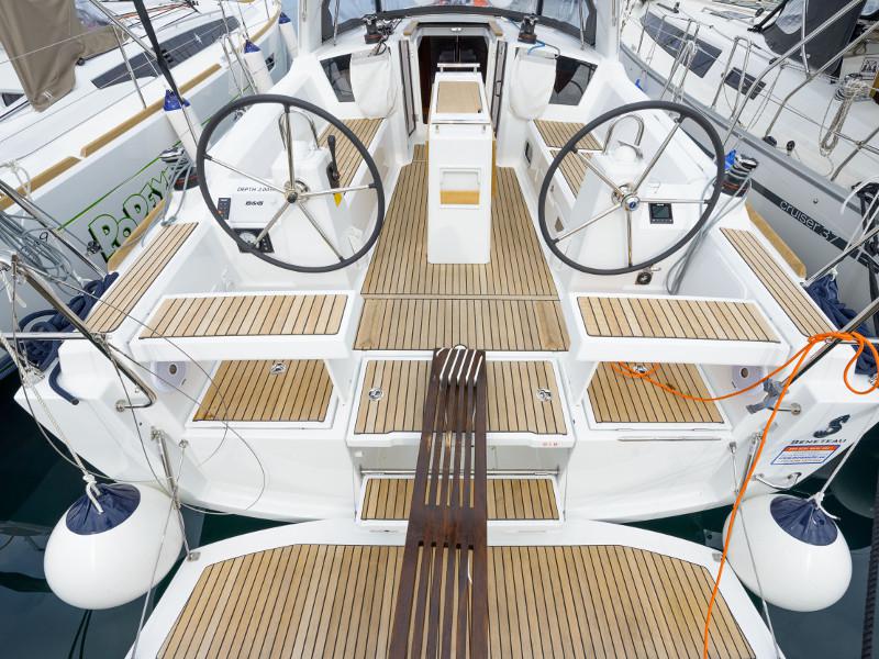 Book yachts online - sailboat - Oceanis 35.1 - Aquilo - rent