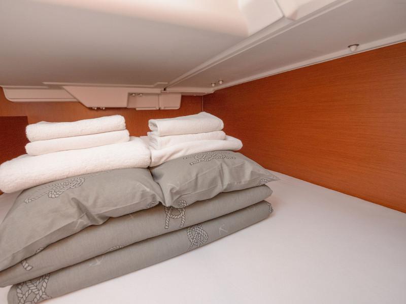 Book yachts online - sailboat - Oceanis 35.1 - Aquilo - rent