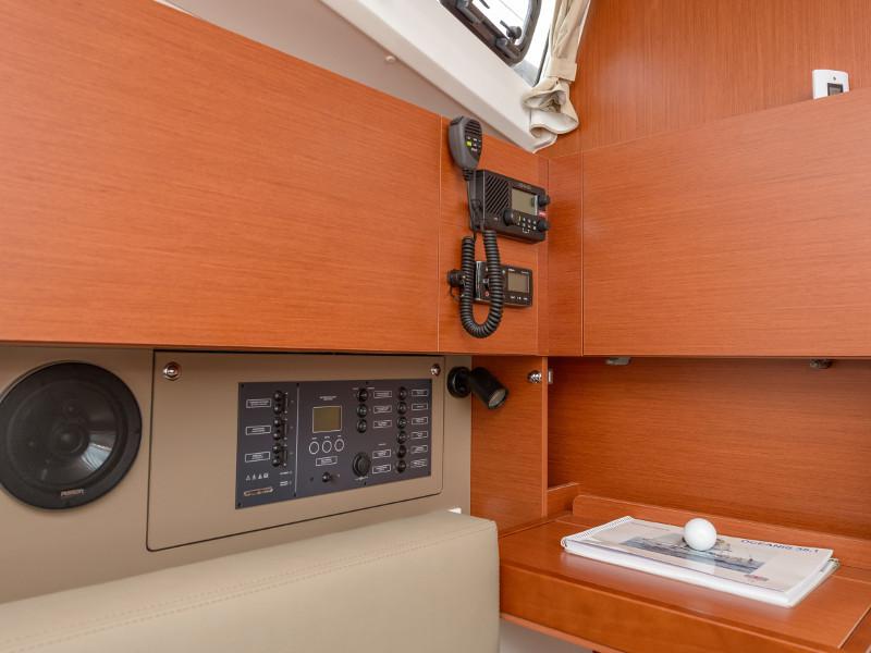 Book yachts online - sailboat - Oceanis 35.1 - Aquilo - rent