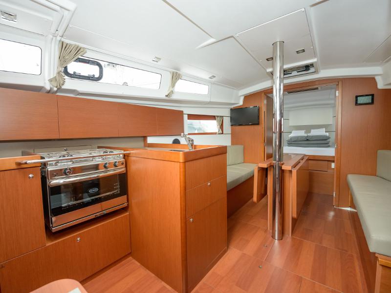 Book yachts online - sailboat - Oceanis 35.1 - Aquilo - rent