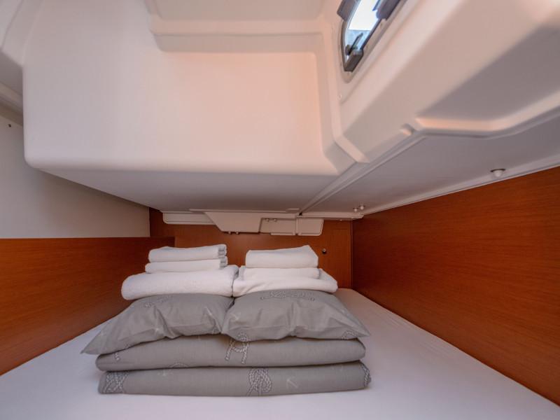 Book yachts online - sailboat - Oceanis 35.1 - Aquilo - rent