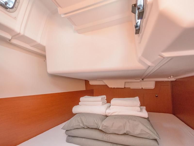 Book yachts online - sailboat - Oceanis 35.1 - Aquilo - rent