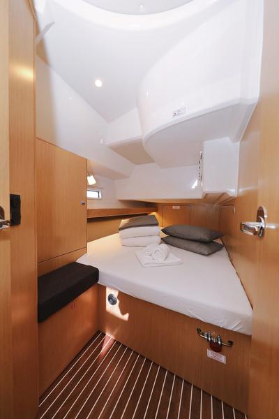 Book yachts online - sailboat - Bavaria Cruiser 46 - Andrea - rent