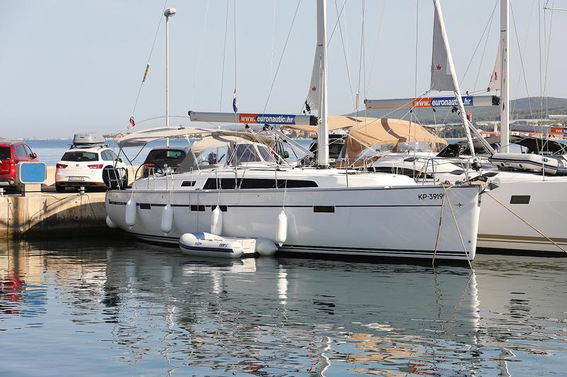 Book yachts online - sailboat - Bavaria Cruiser 46 - Andrea - rent