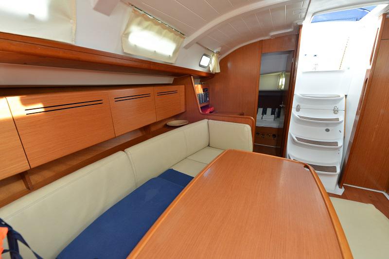 Book yachts online - sailboat - Cyclades 43.4 - Zdenka   - rent