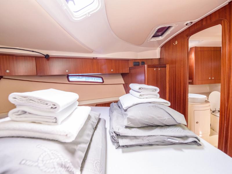 Book yachts online - motorboat - Adriana 44 - Stone Haven - rent